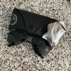 Ray Ban total dark Aviator sunglasses